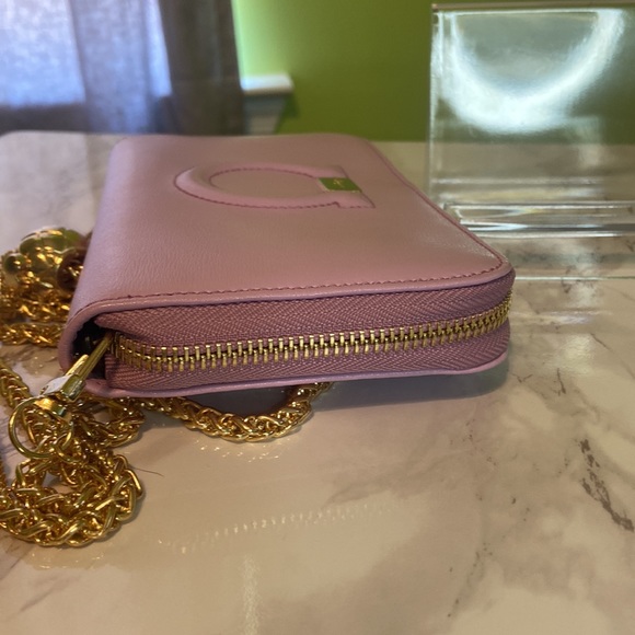 🇮🇹✨Ferragamo ✨🌸Pink Zippy Wallet with free adjustable, detachable G… - Picture 5 of 11